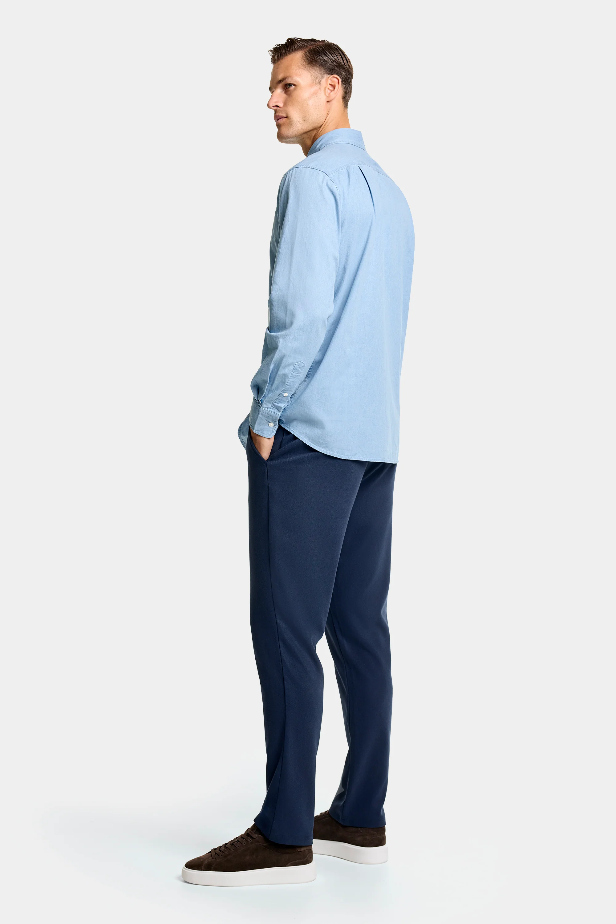 THE CHAMBRAY SHIRT - Image 10